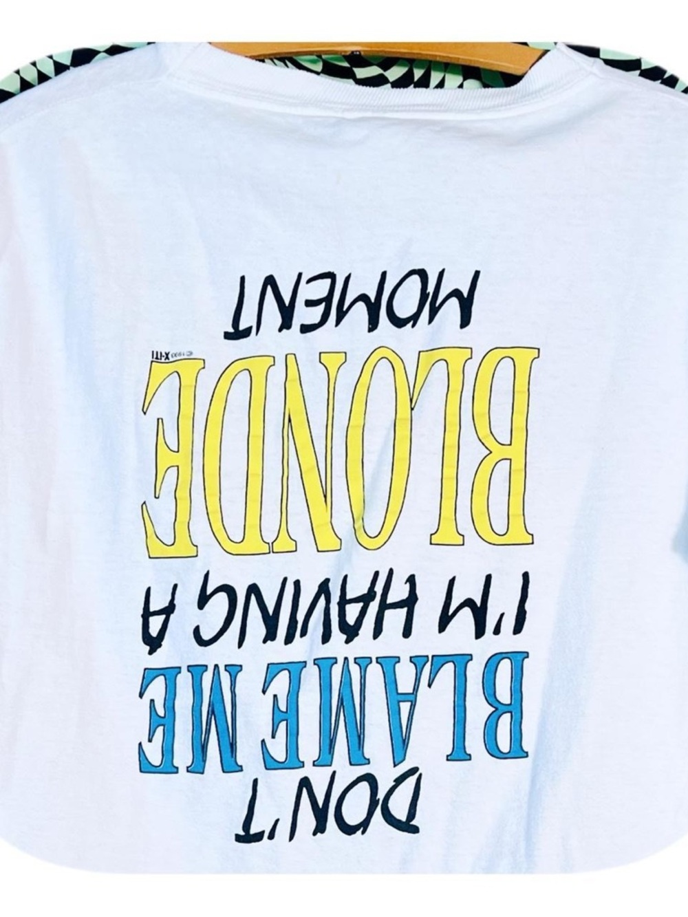 Vintage 90s Blonde's T-Shirt - White w directions on how to wear print sz M - Picture 5 of 6